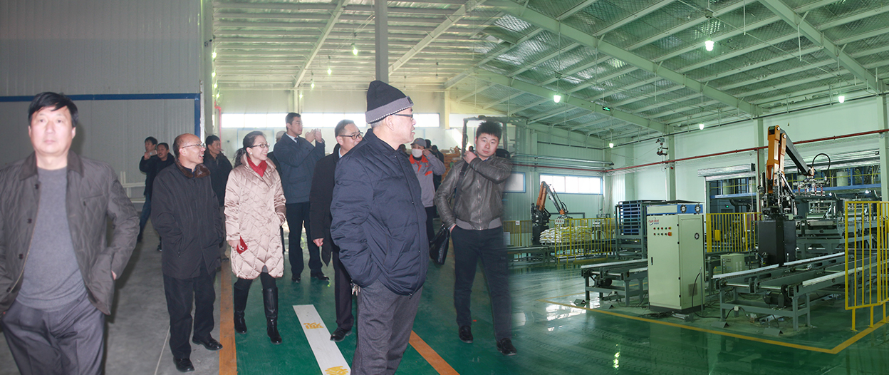 C:\Users\Administrator\Desktop\2017.12.12-新聞圖\參觀生產(chǎn)線.JPG